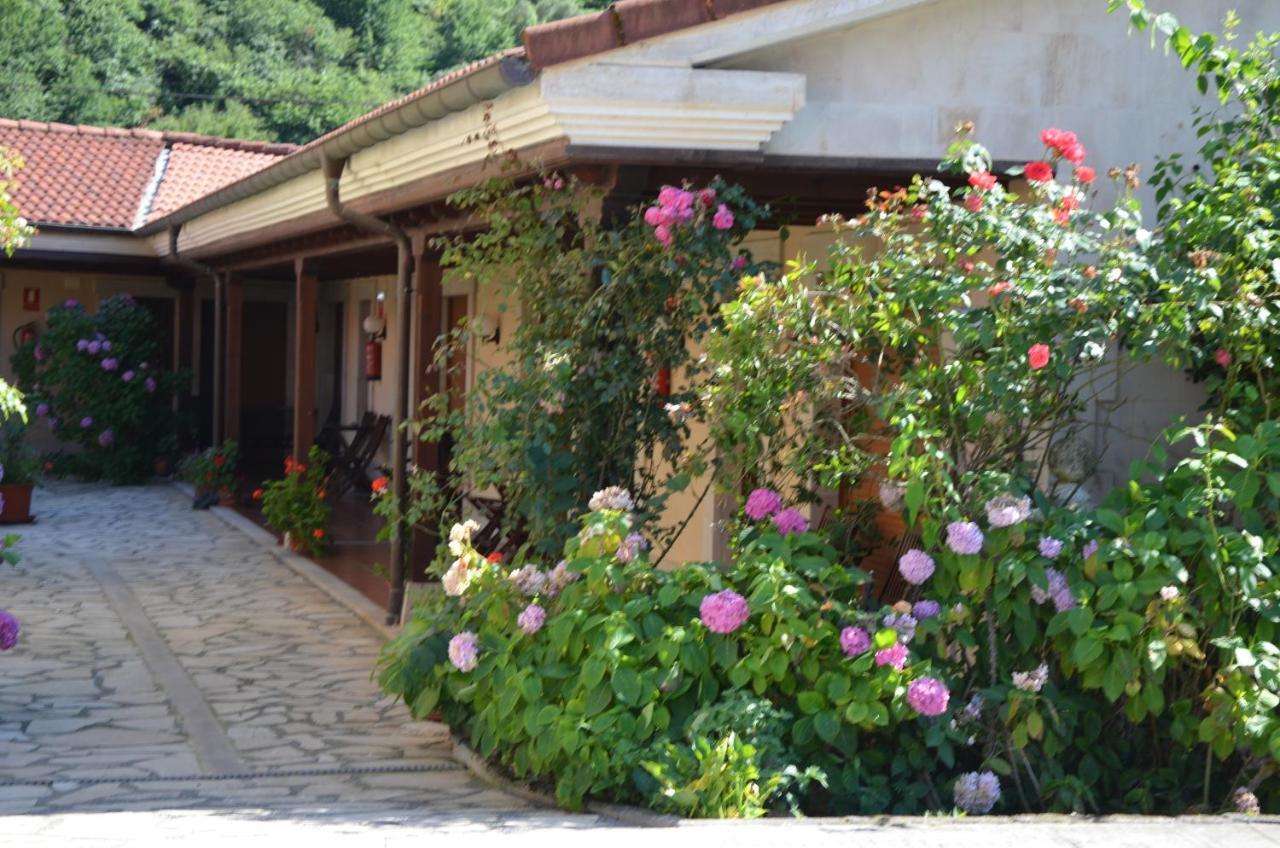 Hotel Arenas De Cabrales- Apartamentos מראה חיצוני תמונה
