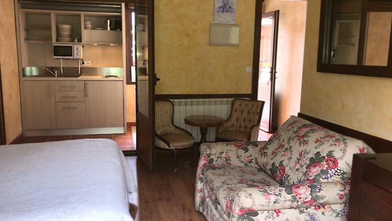 Hotel Arenas De Cabrales- Apartamentos מראה חיצוני תמונה