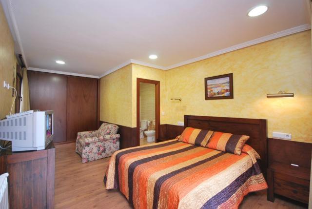 Hotel Arenas De Cabrales- Apartamentos מראה חיצוני תמונה