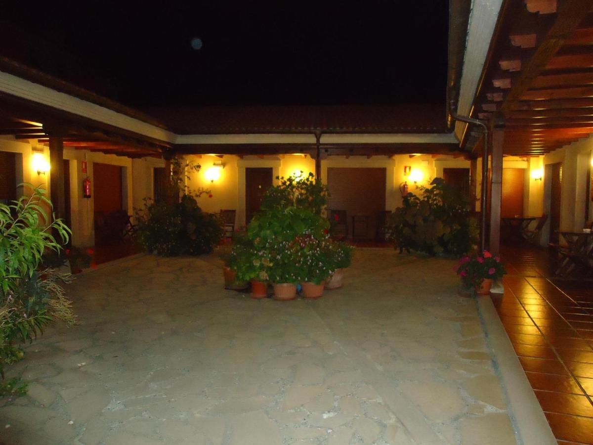 Hotel Arenas De Cabrales- Apartamentos מראה חיצוני תמונה